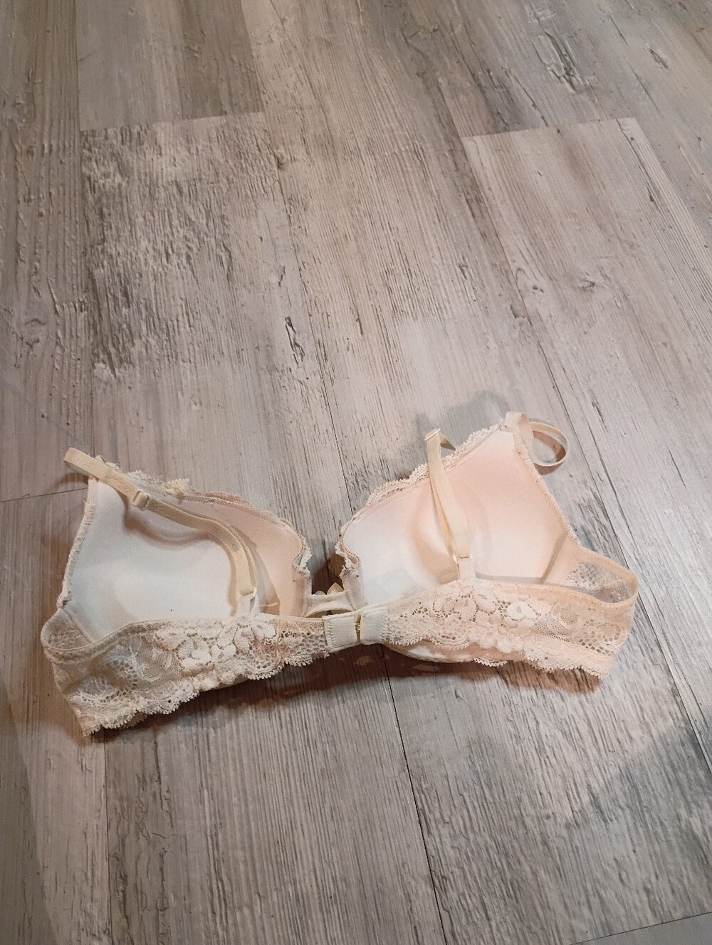 Victoria Secret - Picture 3 of 4